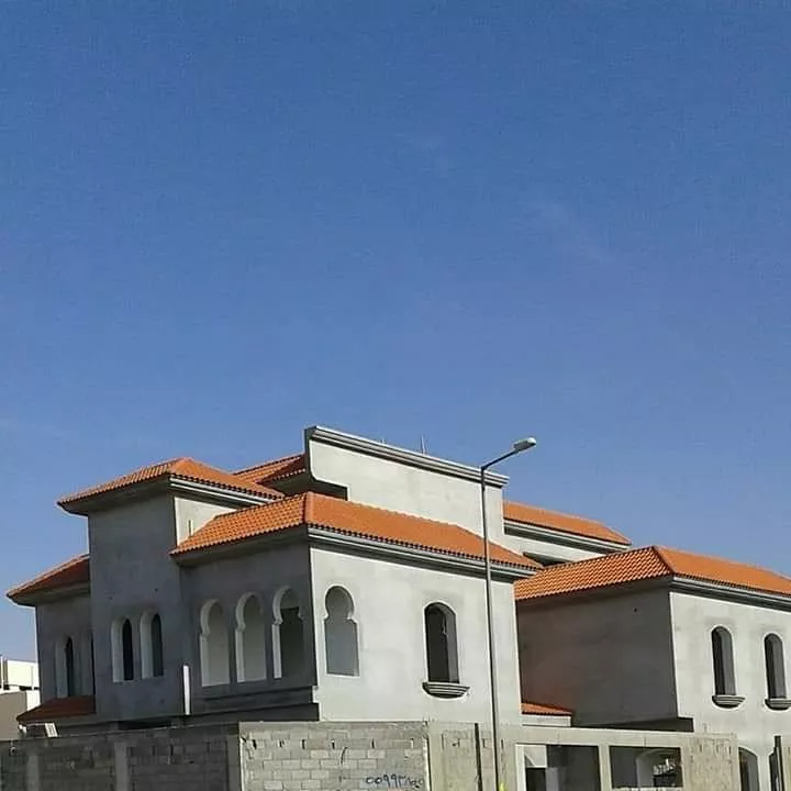 تركيب جميع انواع القرميد احمر وازرق حديد معدني اسباني ايطالي بلاستيك